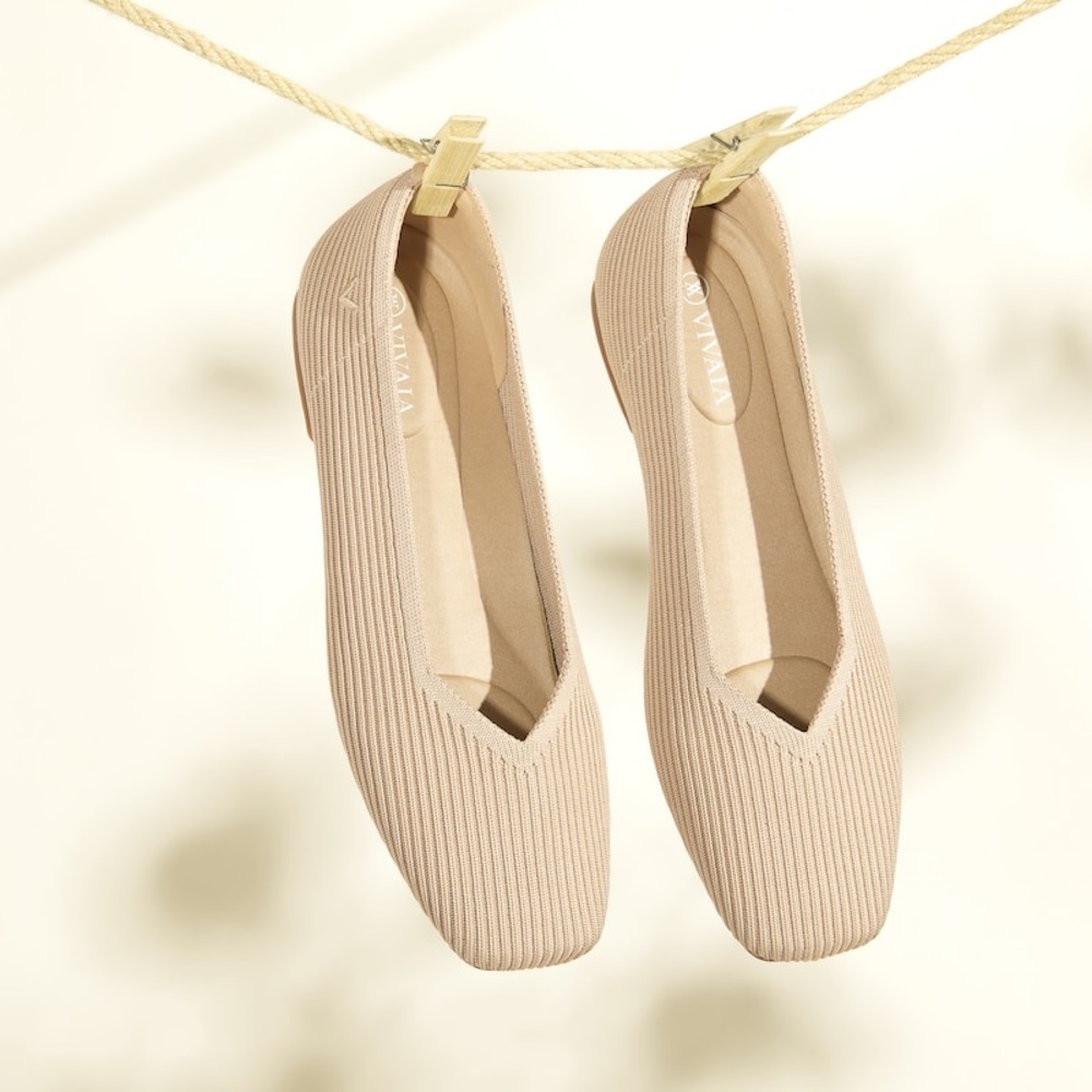 NWOT Vivaia | Square-Toe V-Cut Flats Margot 2.0 | Almond | Size 40 US 9